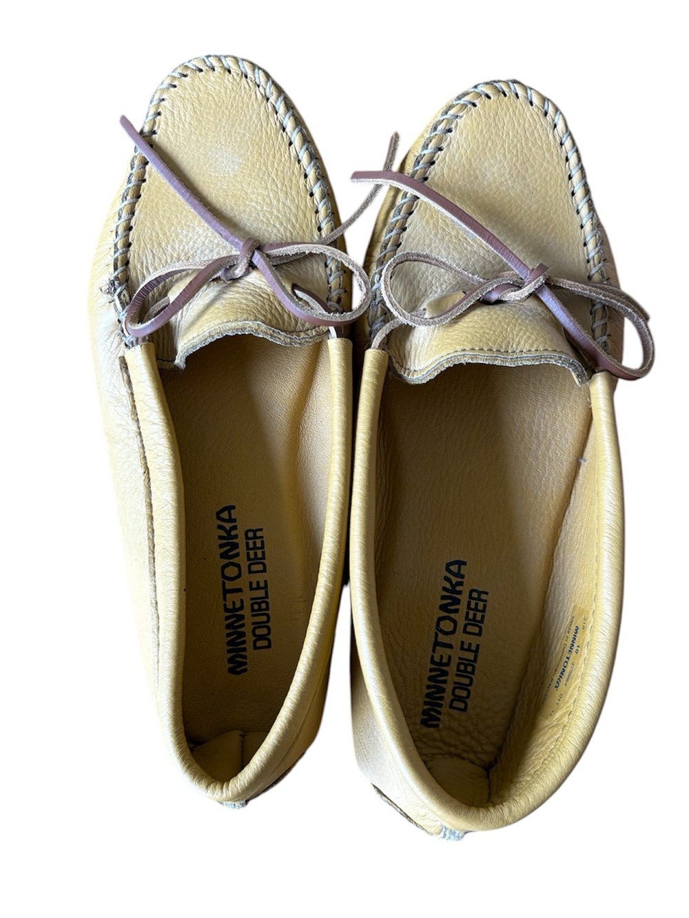 Women’s Minnetonka Yellow Double Deerskin Moccasins Size 10